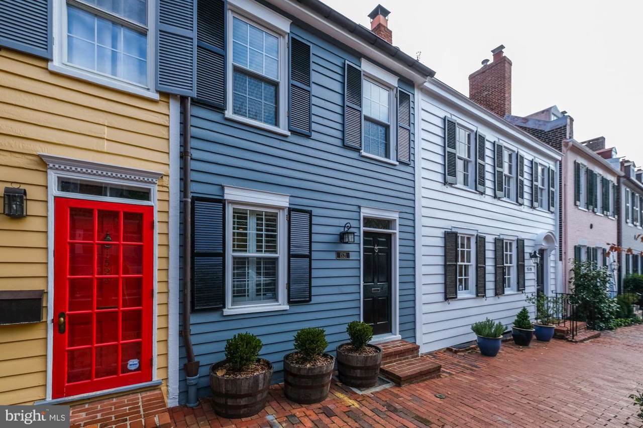 1521 33RD Street - Photo 1