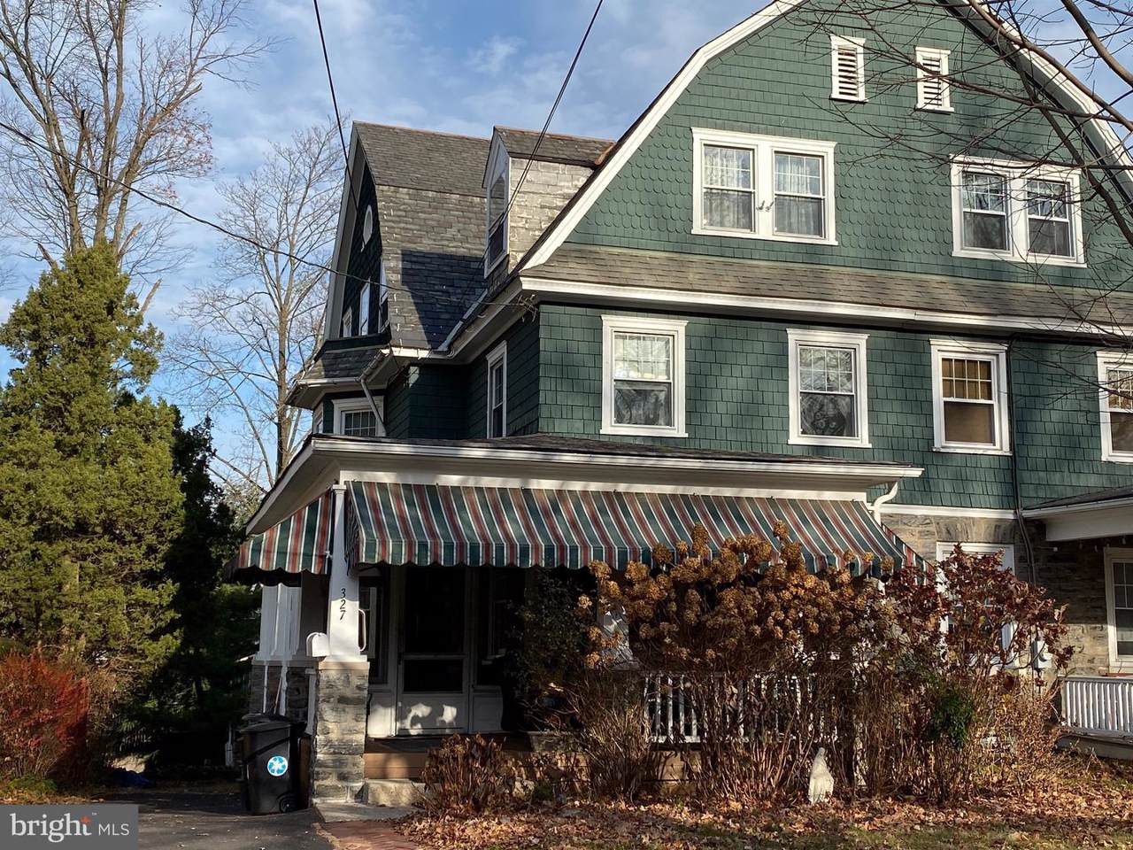 327 Summit Avenue - Photo 1
