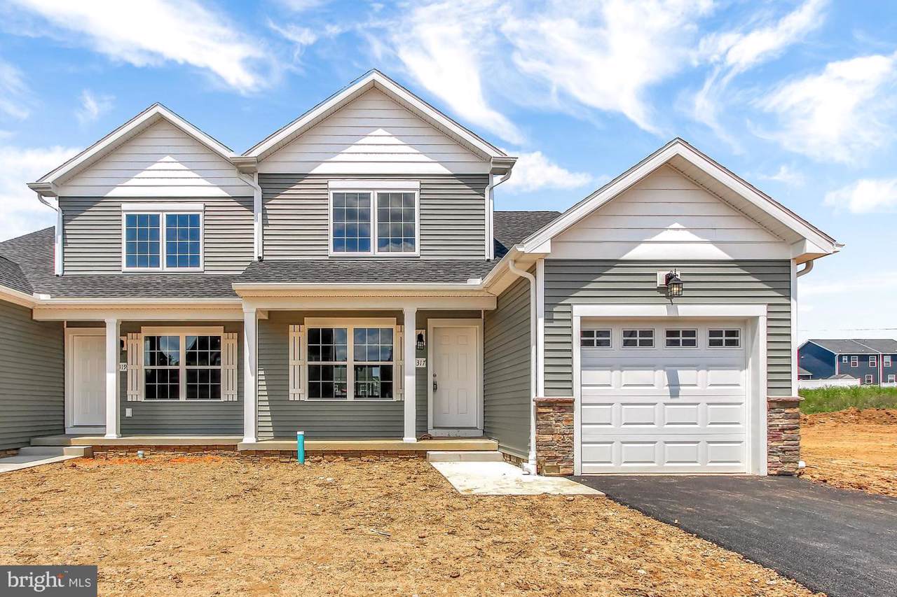 313 Maple Drive - Photo 1