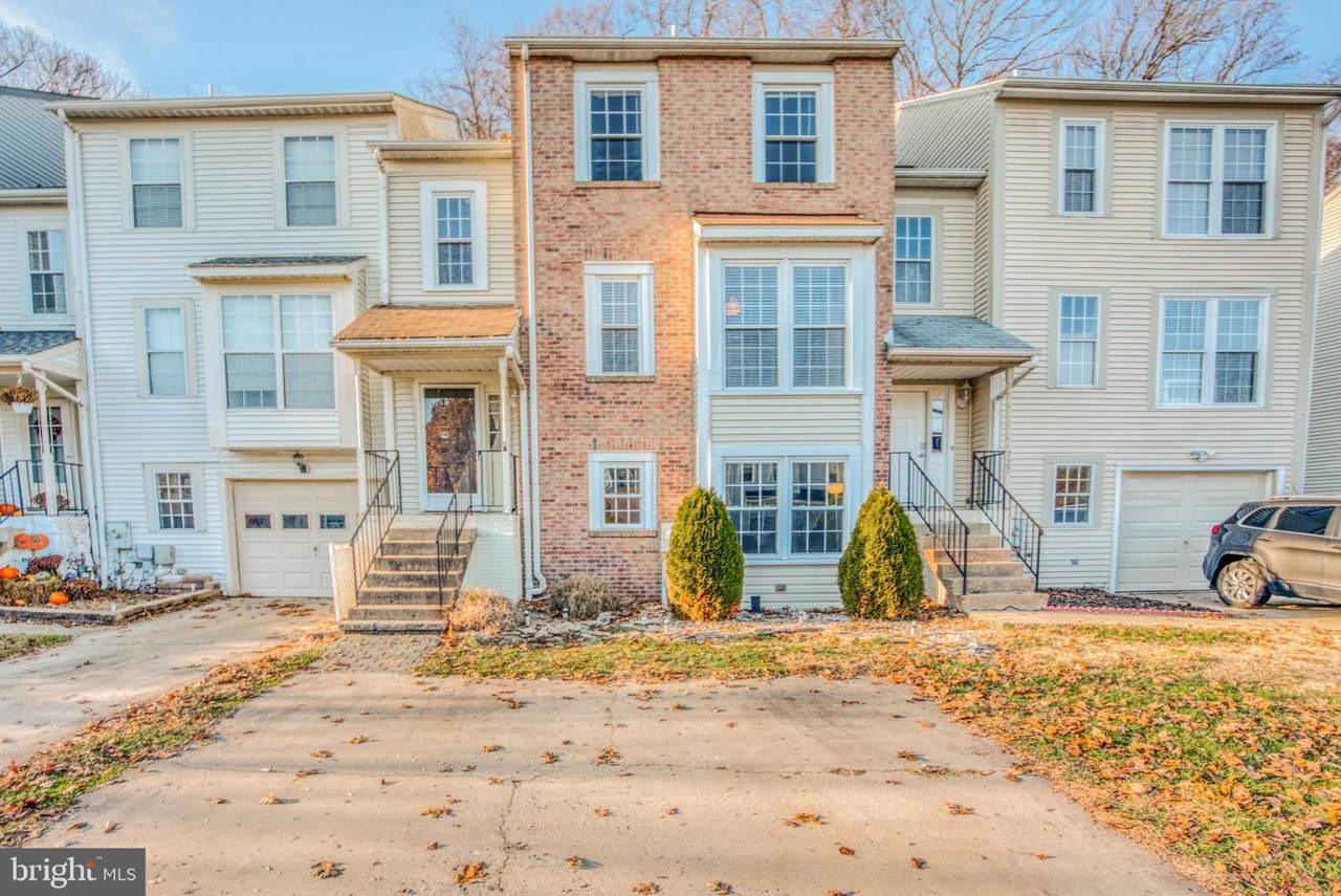 729 Farnham Place - Photo 1