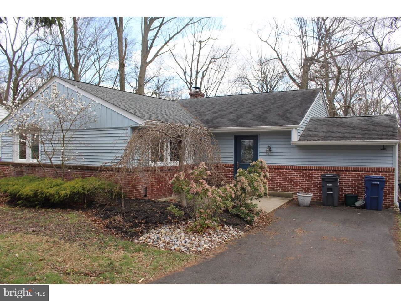 404 Edgewood Drive - Photo 1