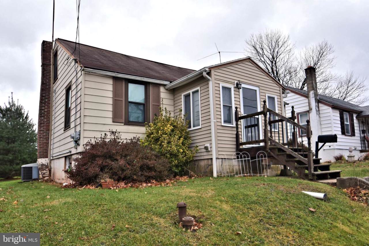 744 5TH Street - Photo 1