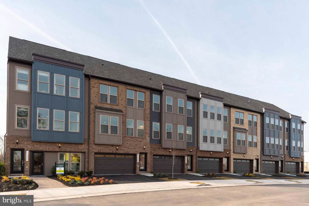 45326 Daveno Square - Photo 1
