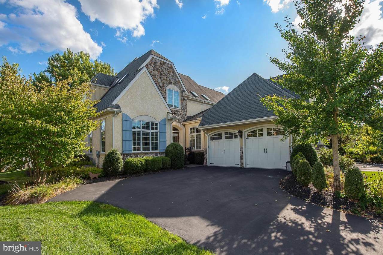 104 Green Lane - Photo 1