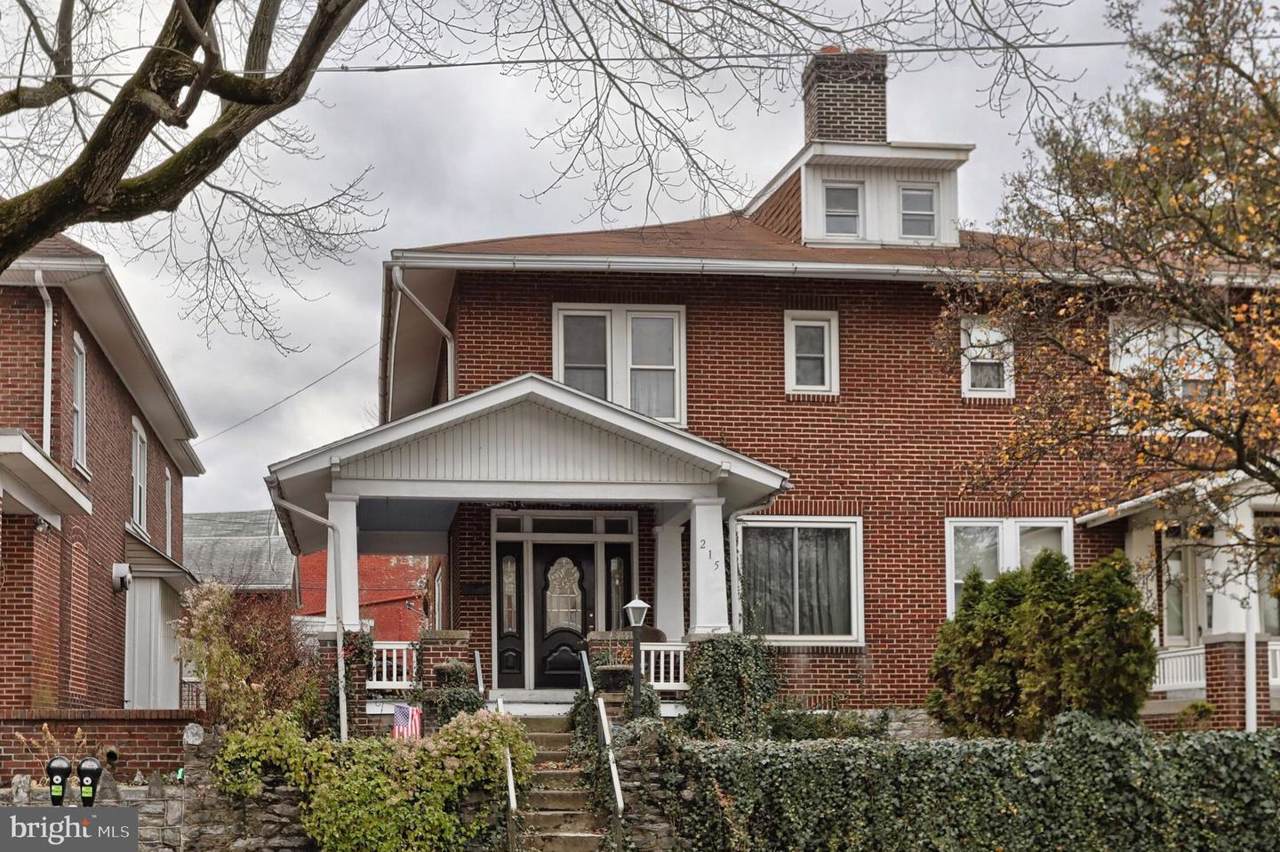 215 8TH Street - Photo 1