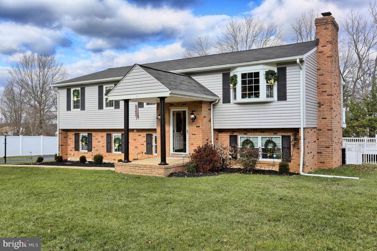 403 Fieldstone Court - Photo 1