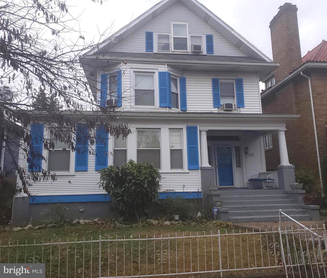 1606 Longfellow Street - Photo 1