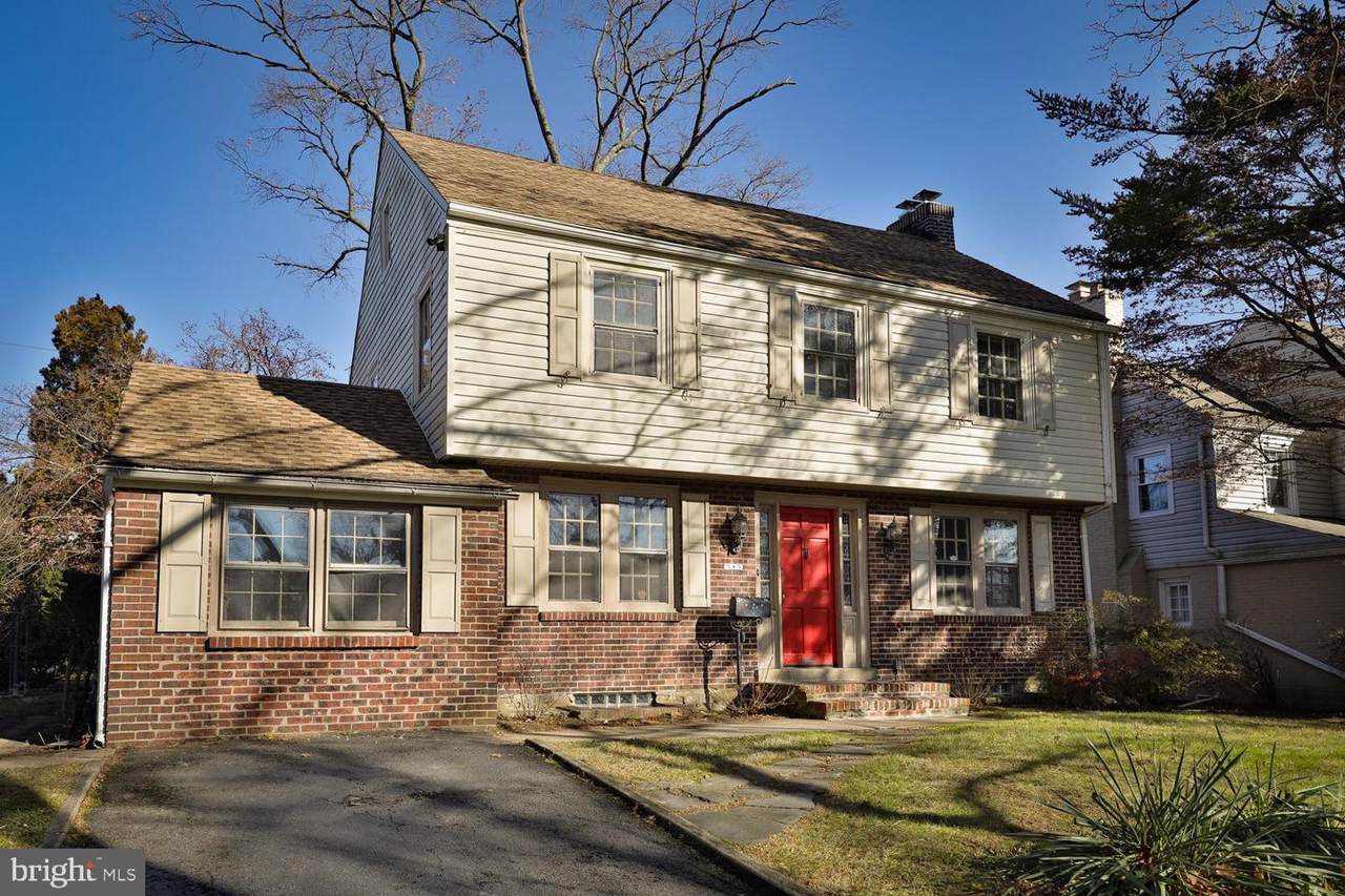 545 Ashmead Road - Photo 1
