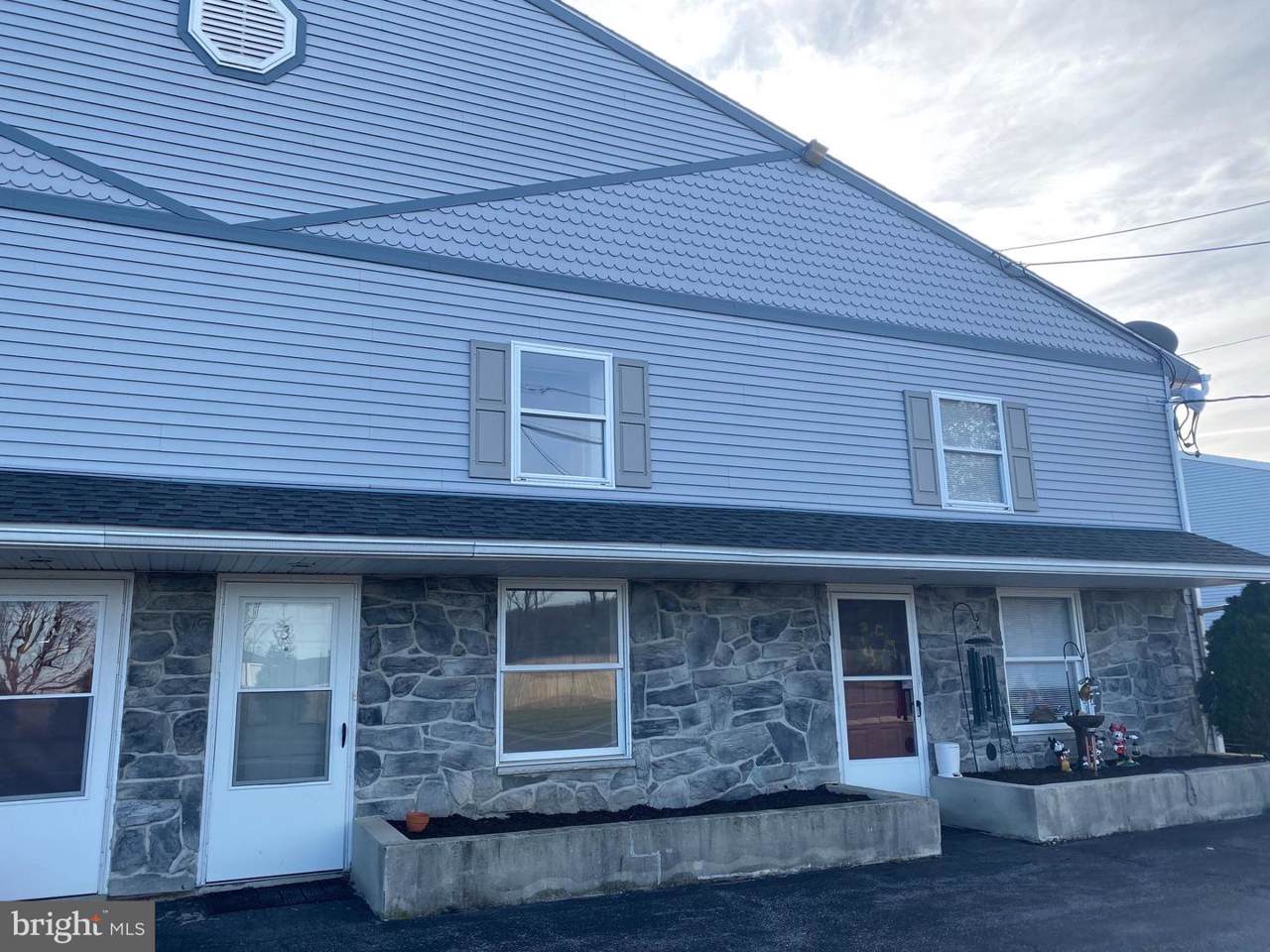 709 Hill Road - Photo 1