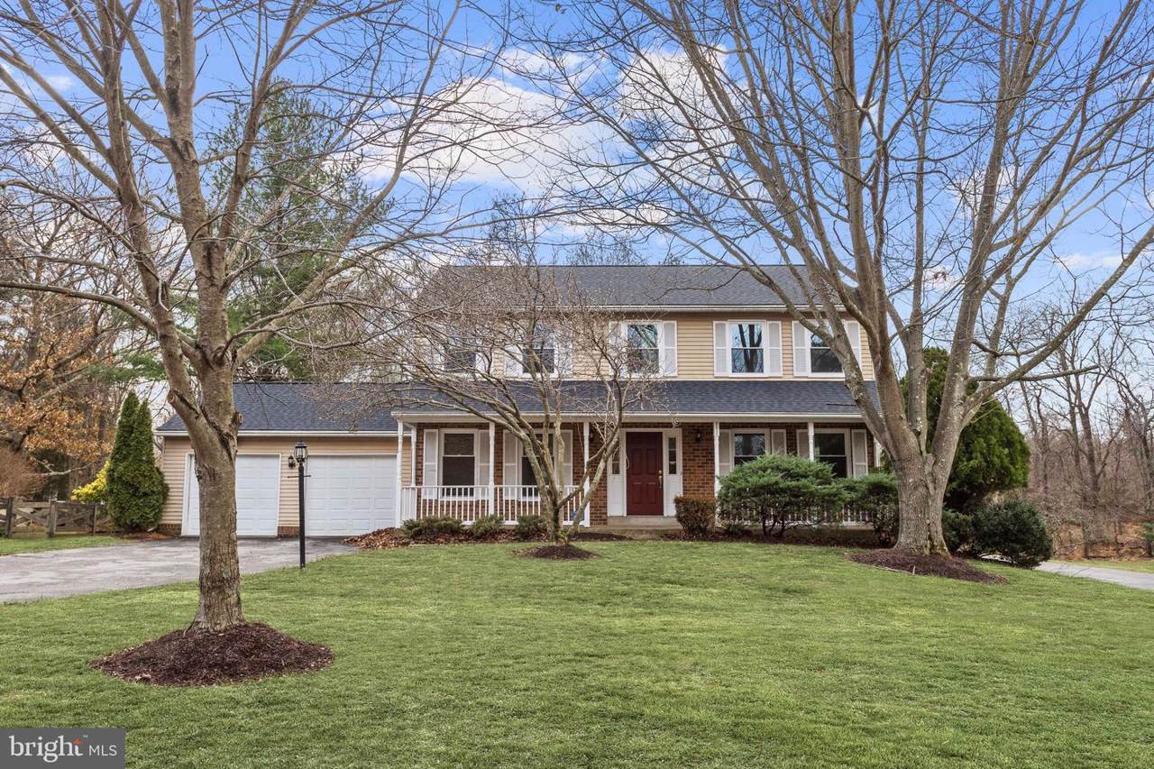 9011 Billow Row - Photo 1
