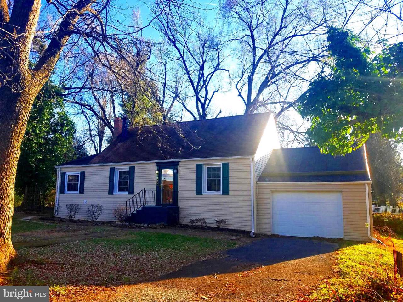 1605 Race Street - Photo 1