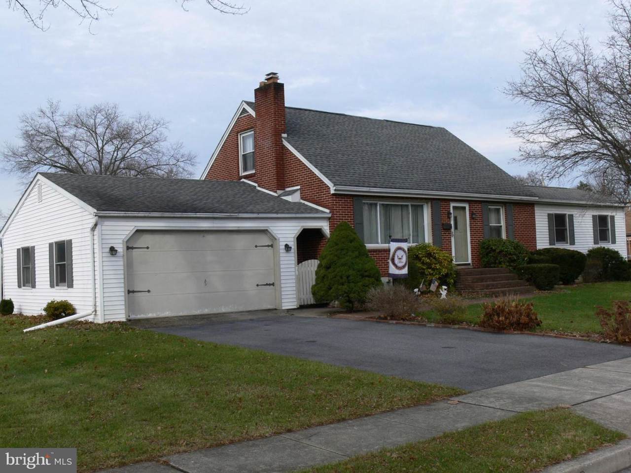 817 Adelia Street - Photo 1