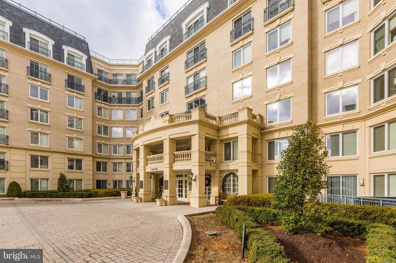 5 Park Place - Photo 1