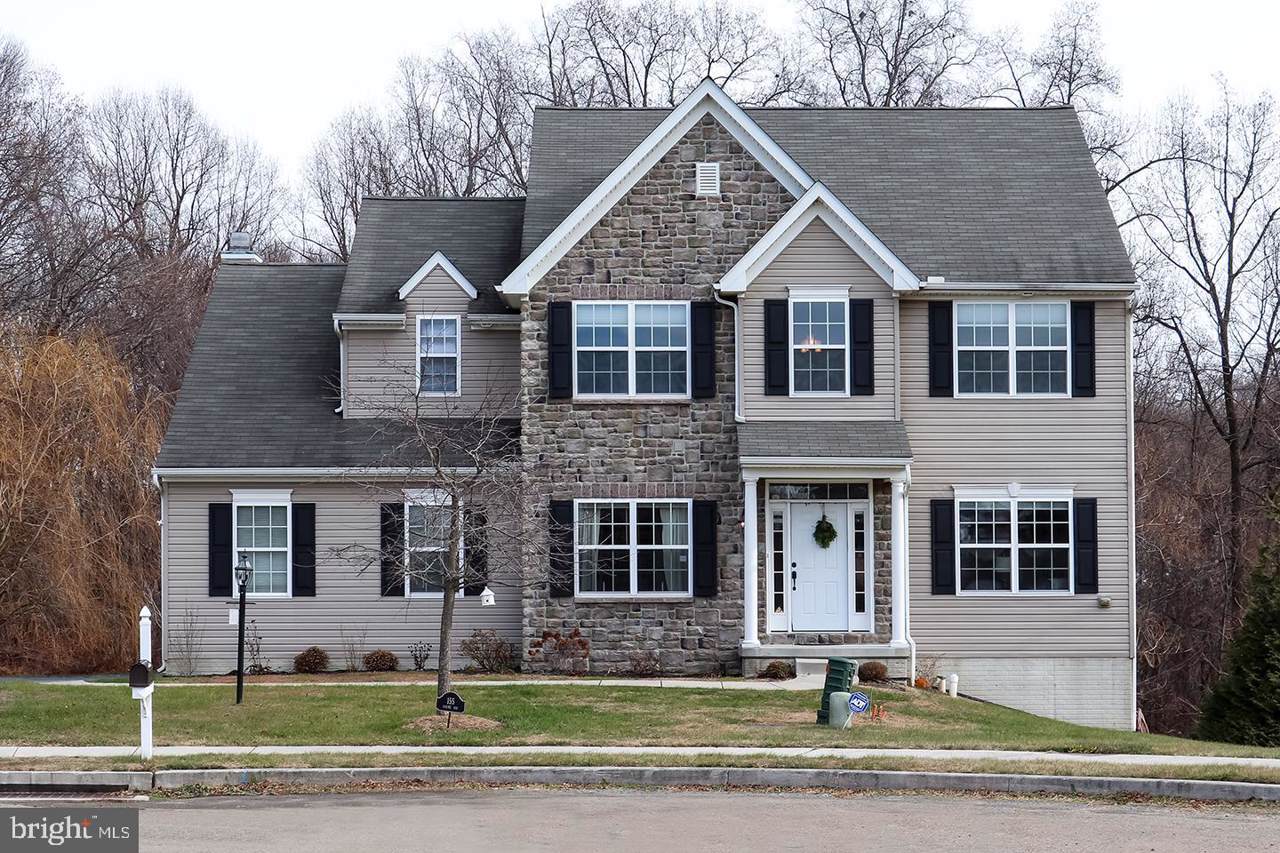 155 Janine Way - Photo 1