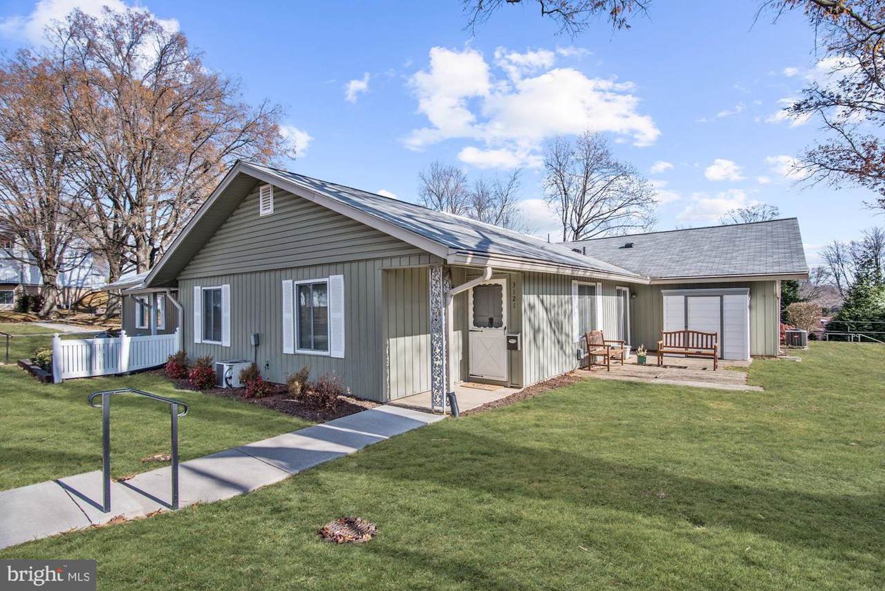 3121 Farnborough Court - Photo 1