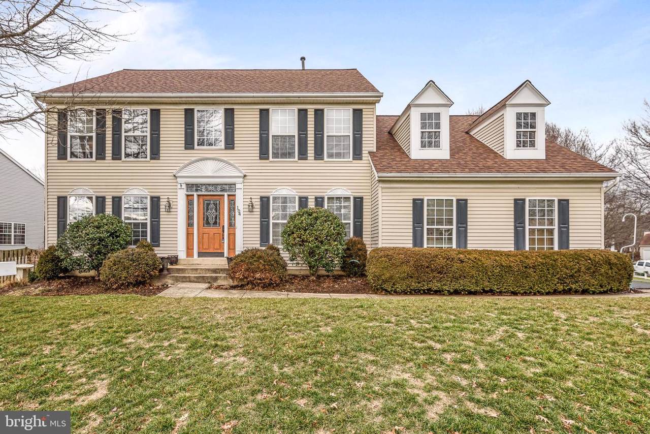 104 Oakcrest Manor Drive - Photo 1