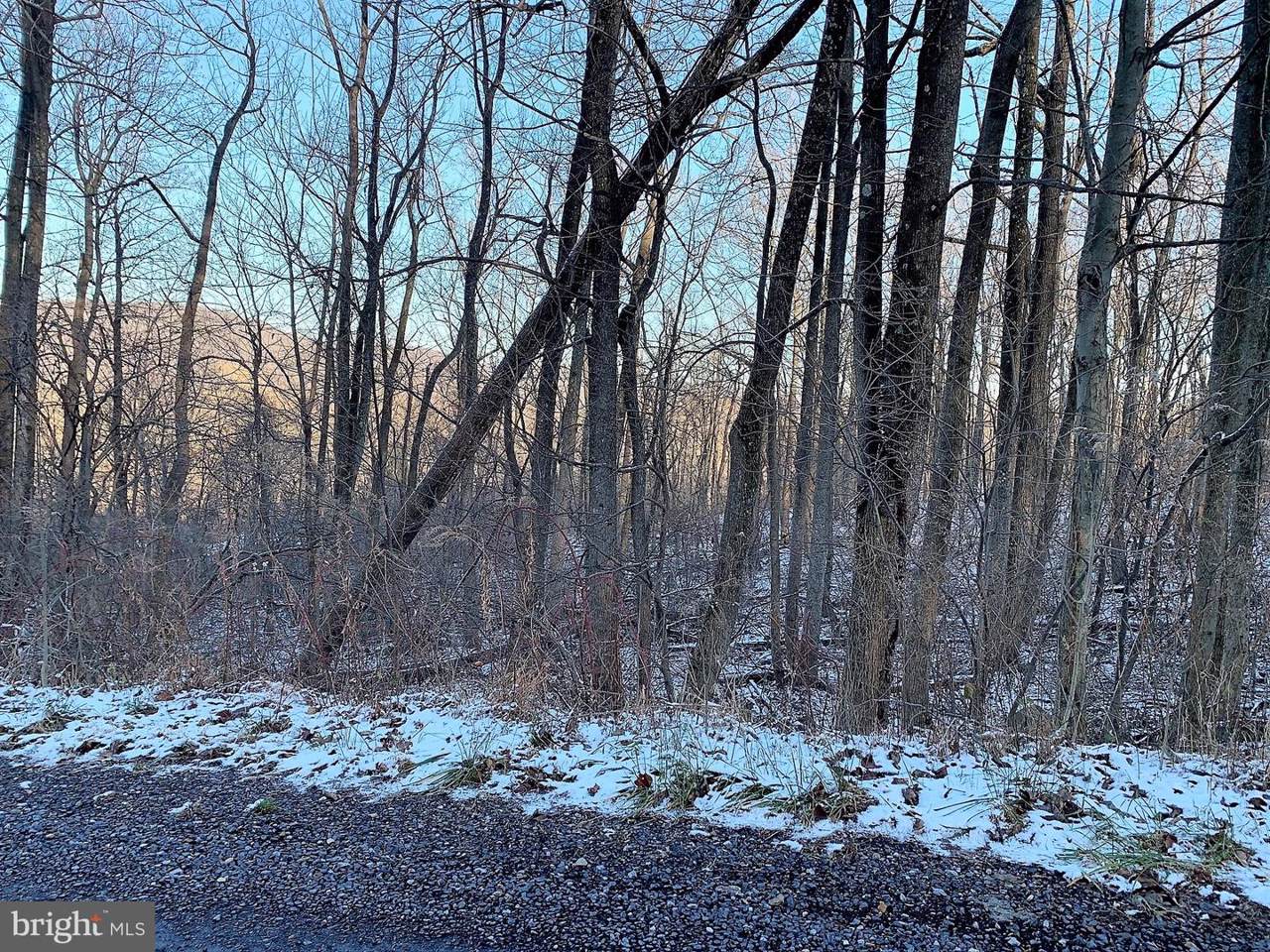 Avery Dr - Photo 1