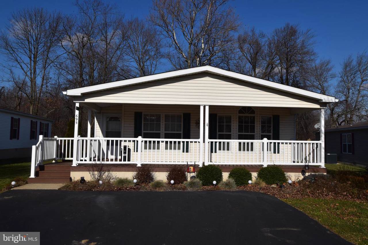 695 Farmland Way - Photo 1