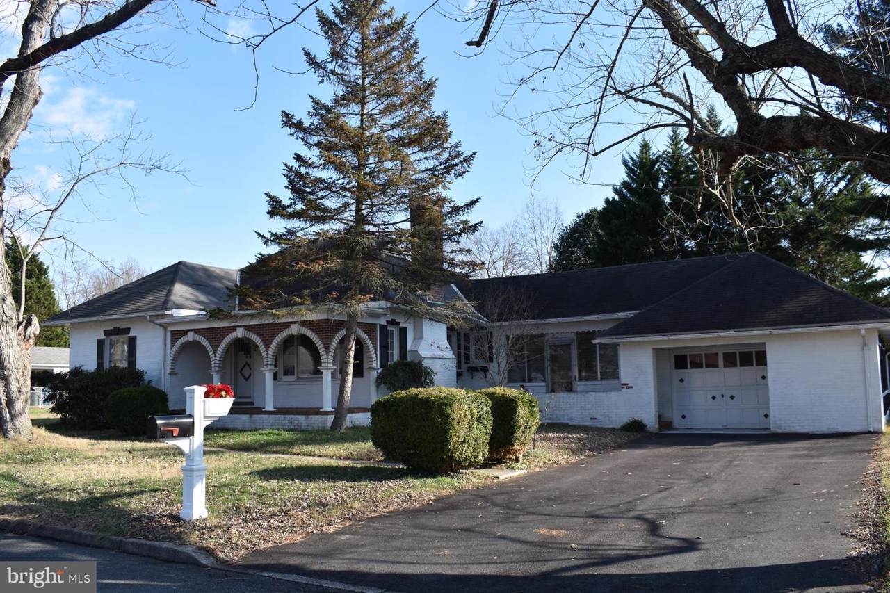 512 Pleasant Place - Photo 1