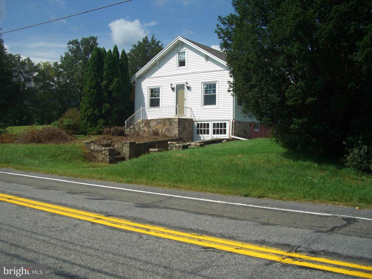 968 Barnesville Drive - Photo 1