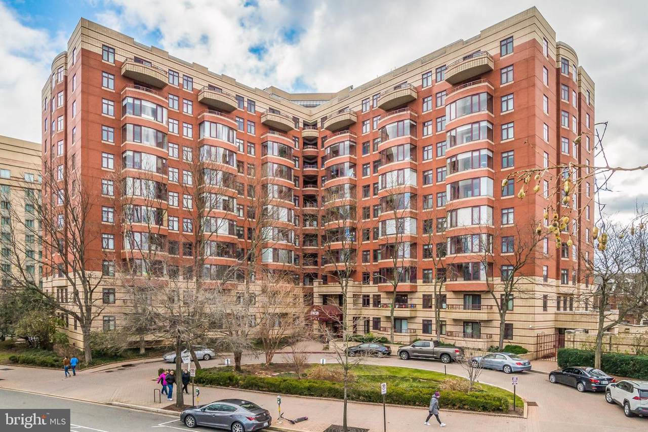 2400 Clarendon Boulevard - Photo 1