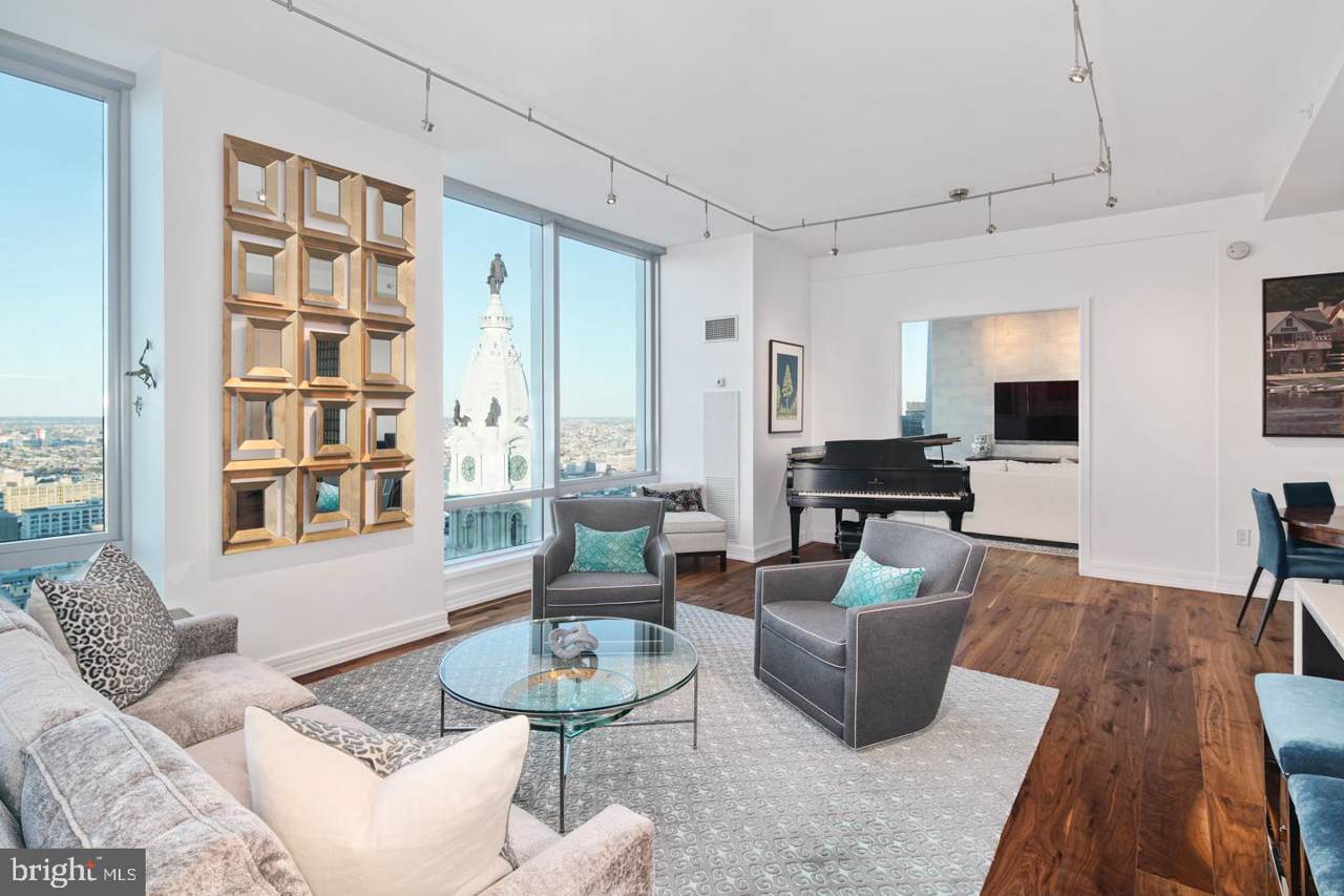 1414 Penn Square - Photo 1