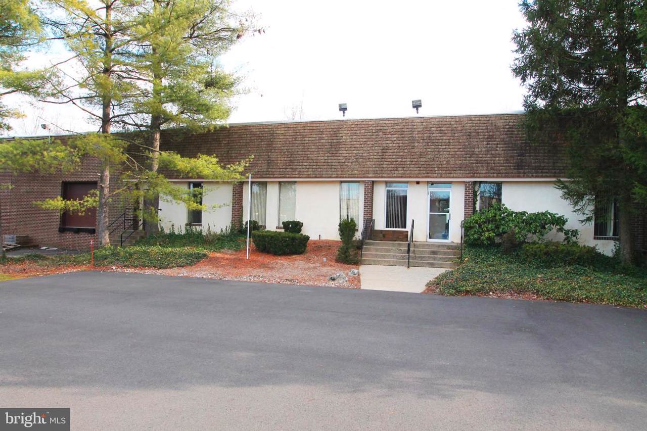 305 Pheasant Run - Photo 1
