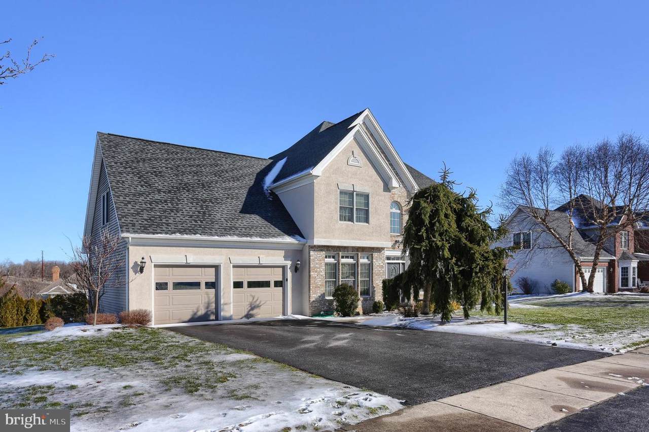 1073 Country Club Road - Photo 1