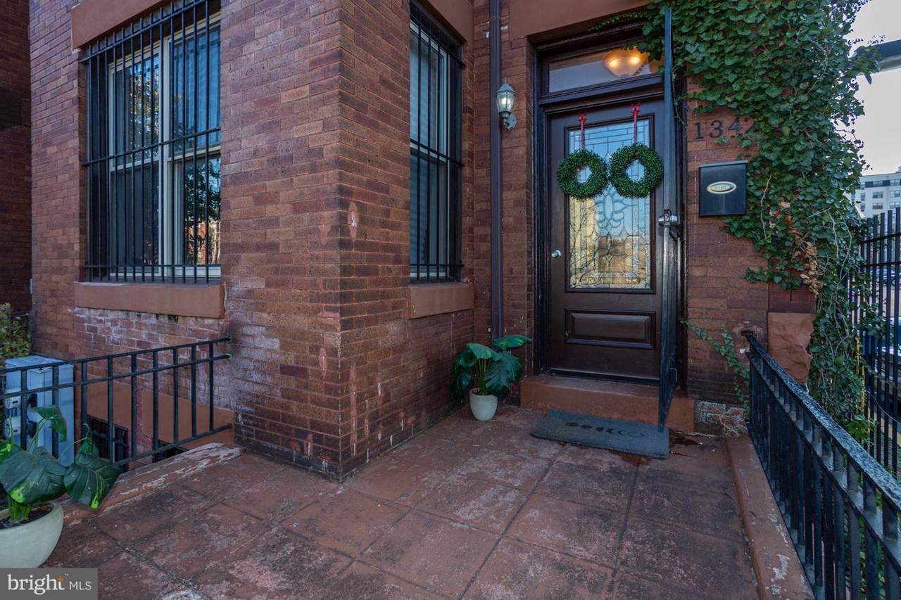 1342 Harvard Street - Photo 1