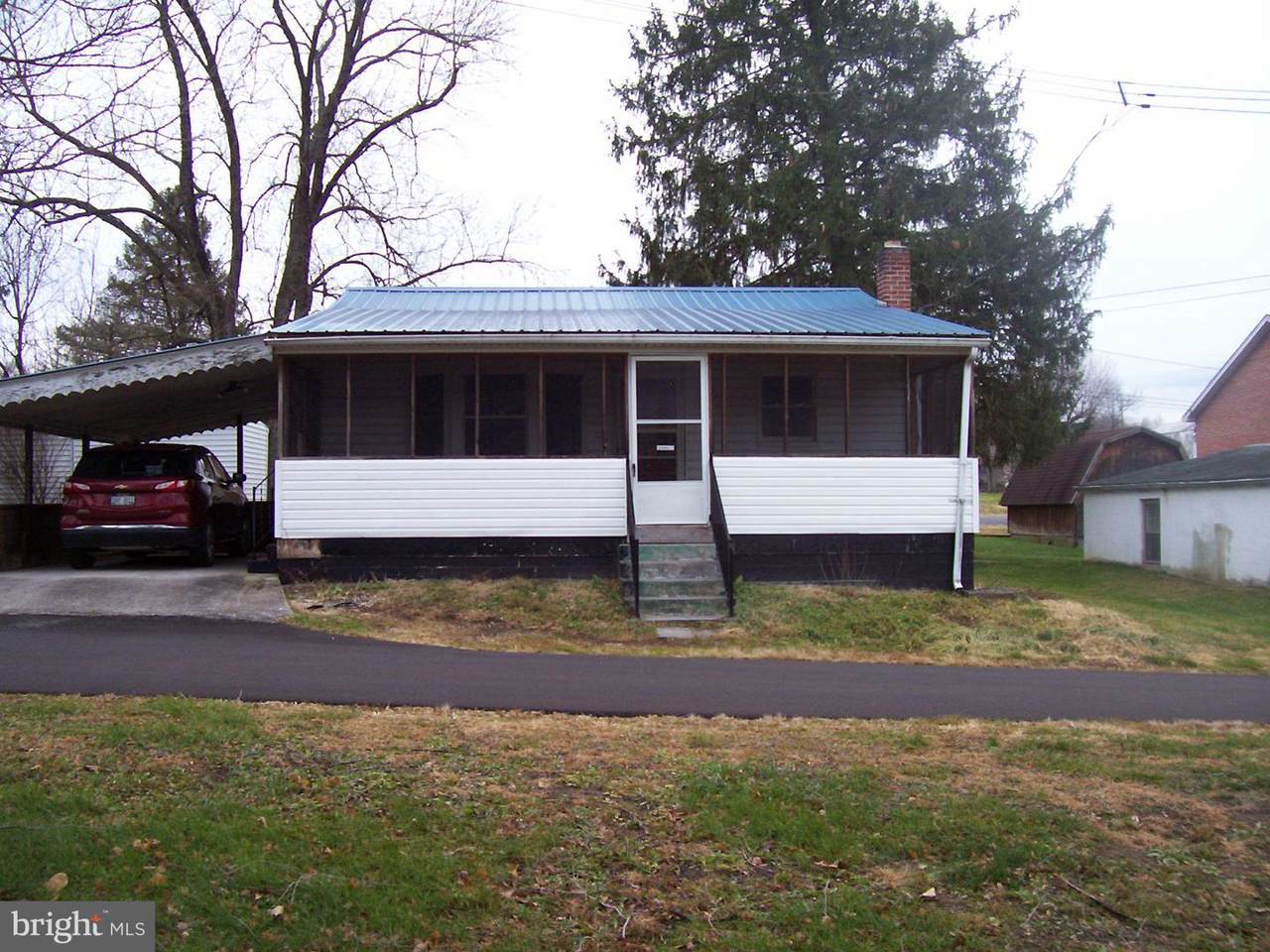 438 Wolf Way - Photo 1