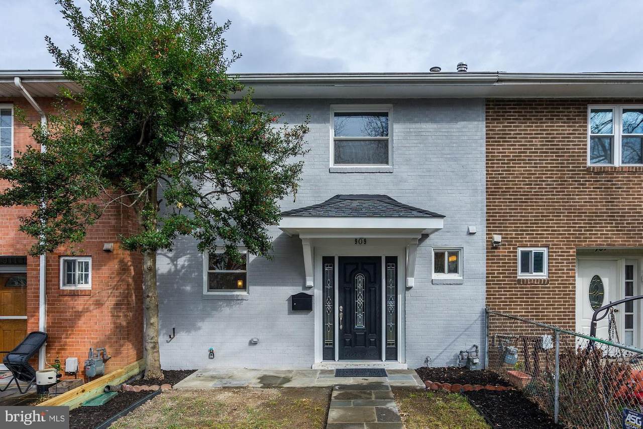 909 First Street - Photo 1