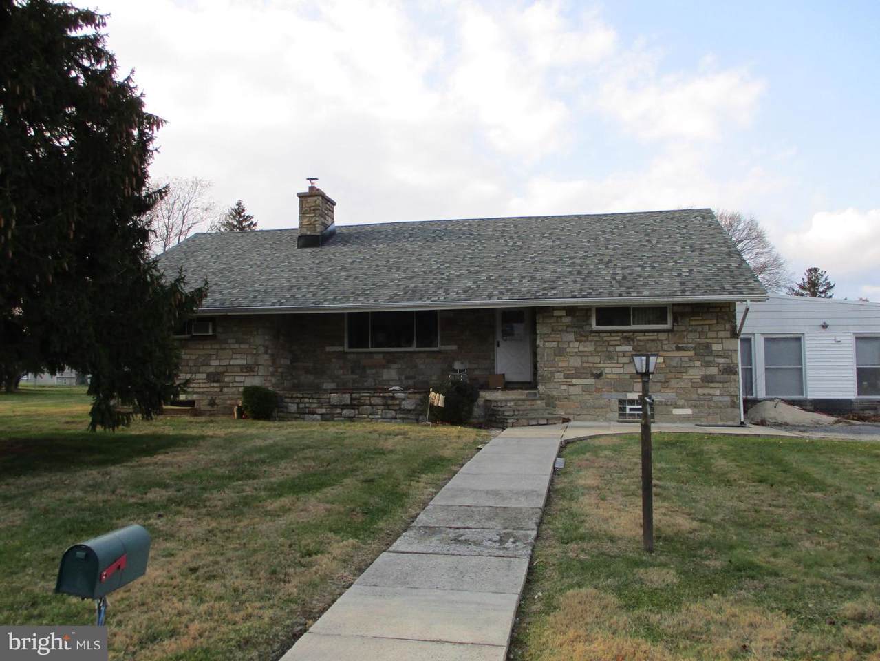 15044 Peyton Street - Photo 1