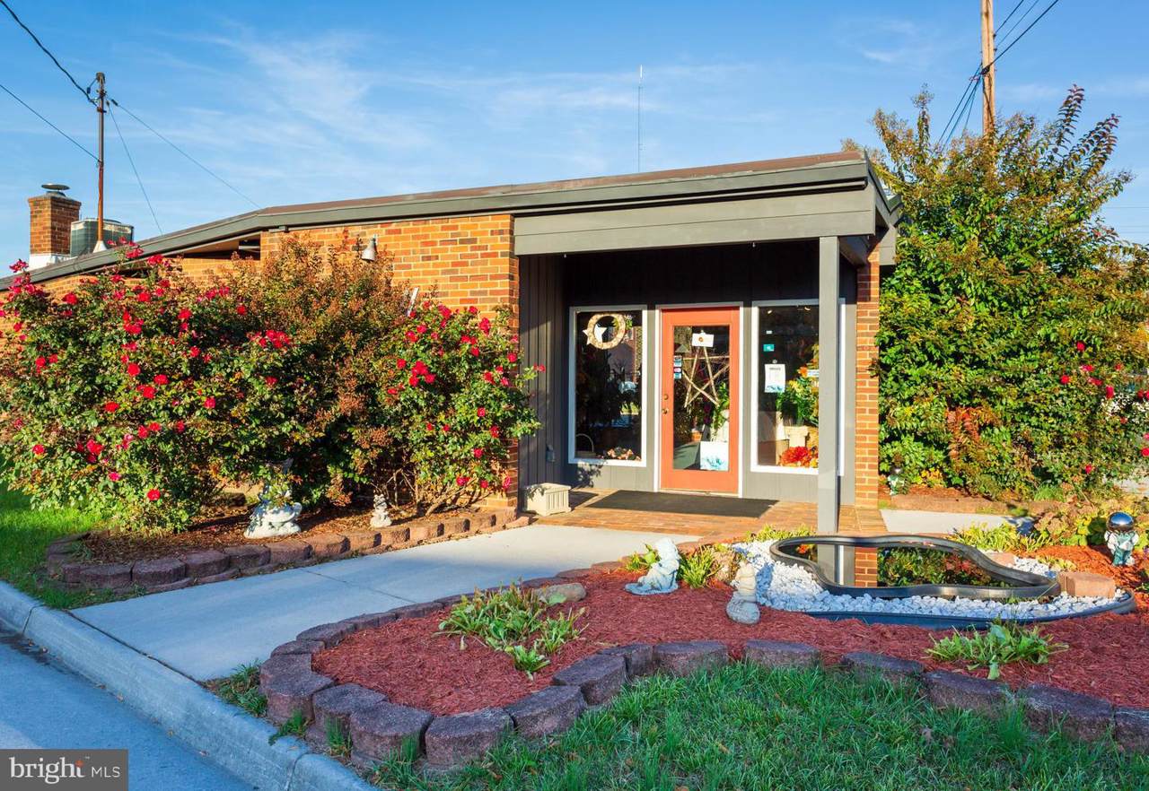 202 2ND Street - Photo 1