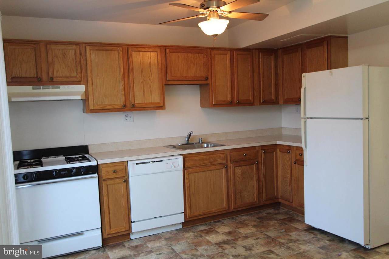 588 Belmawr Place - Photo 1