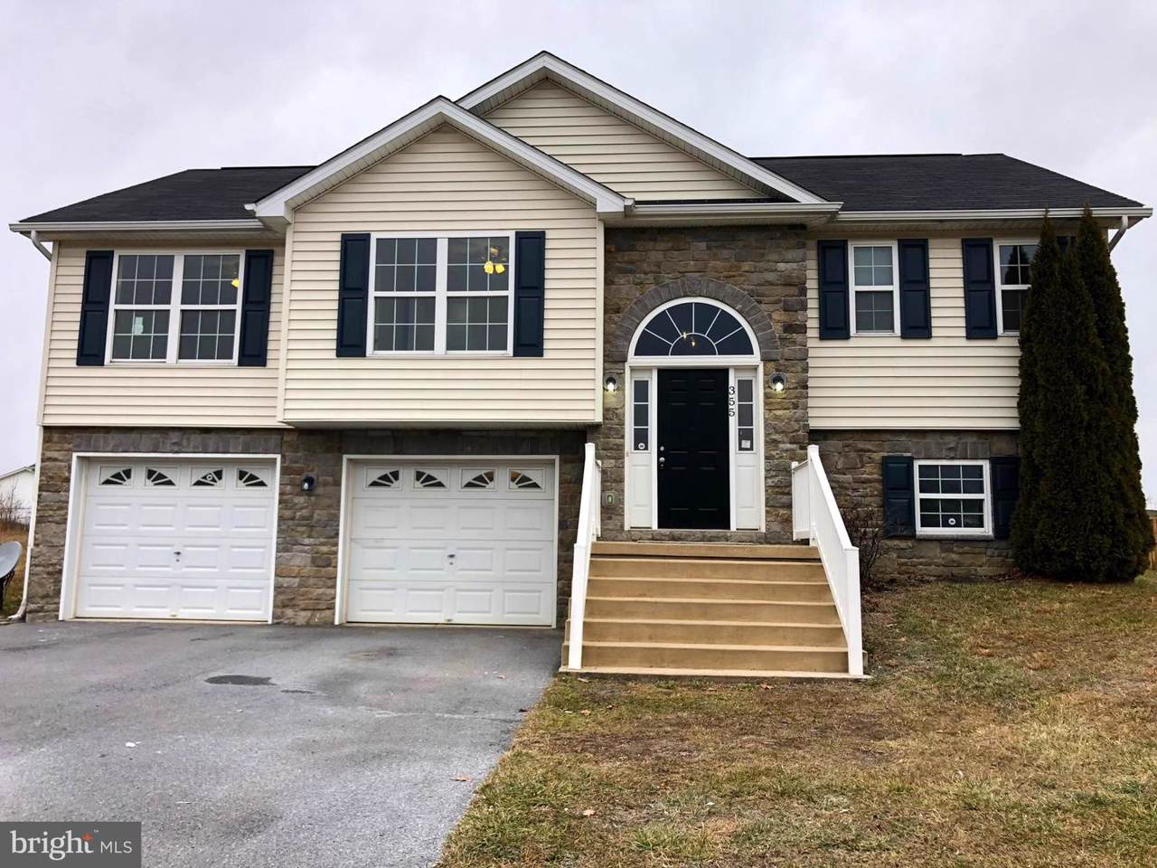 355 Ives - Photo 1