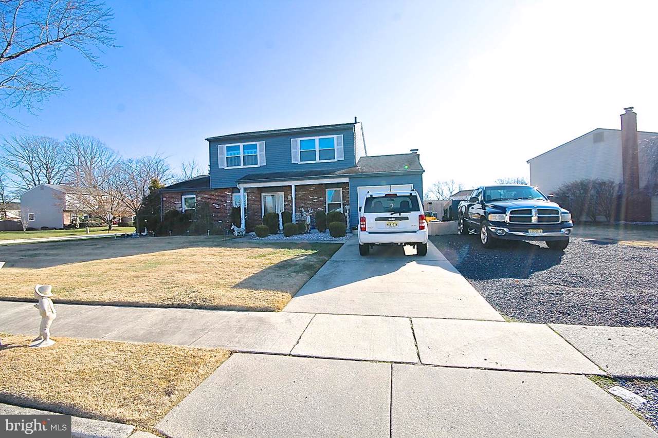 9 Lakeview Lane - Photo 1