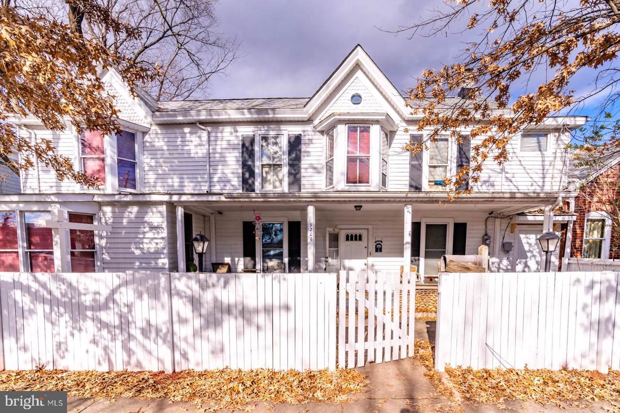 9206 Lee Avenue - Photo 1