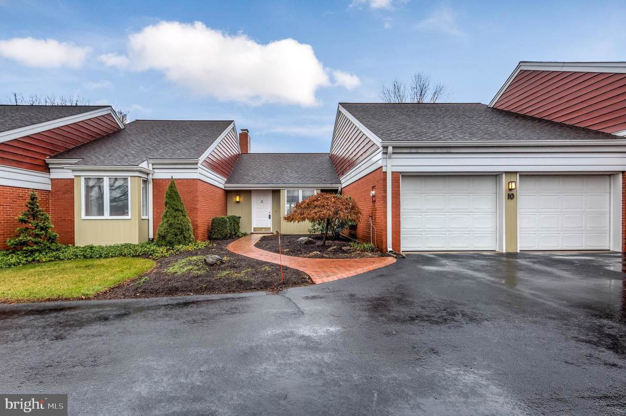 10 Spring Creek Manor - Photo 1