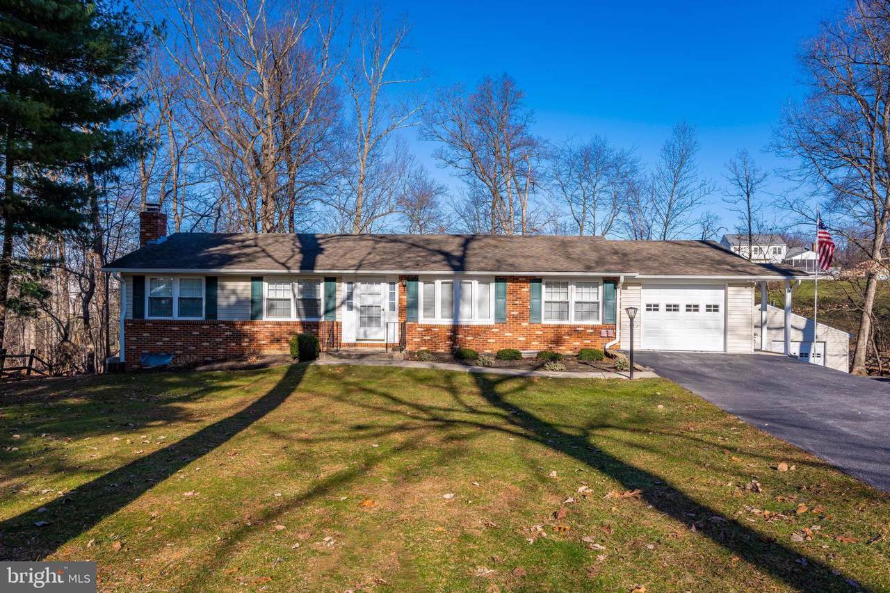 4408 Molesworth Terrace - Photo 1