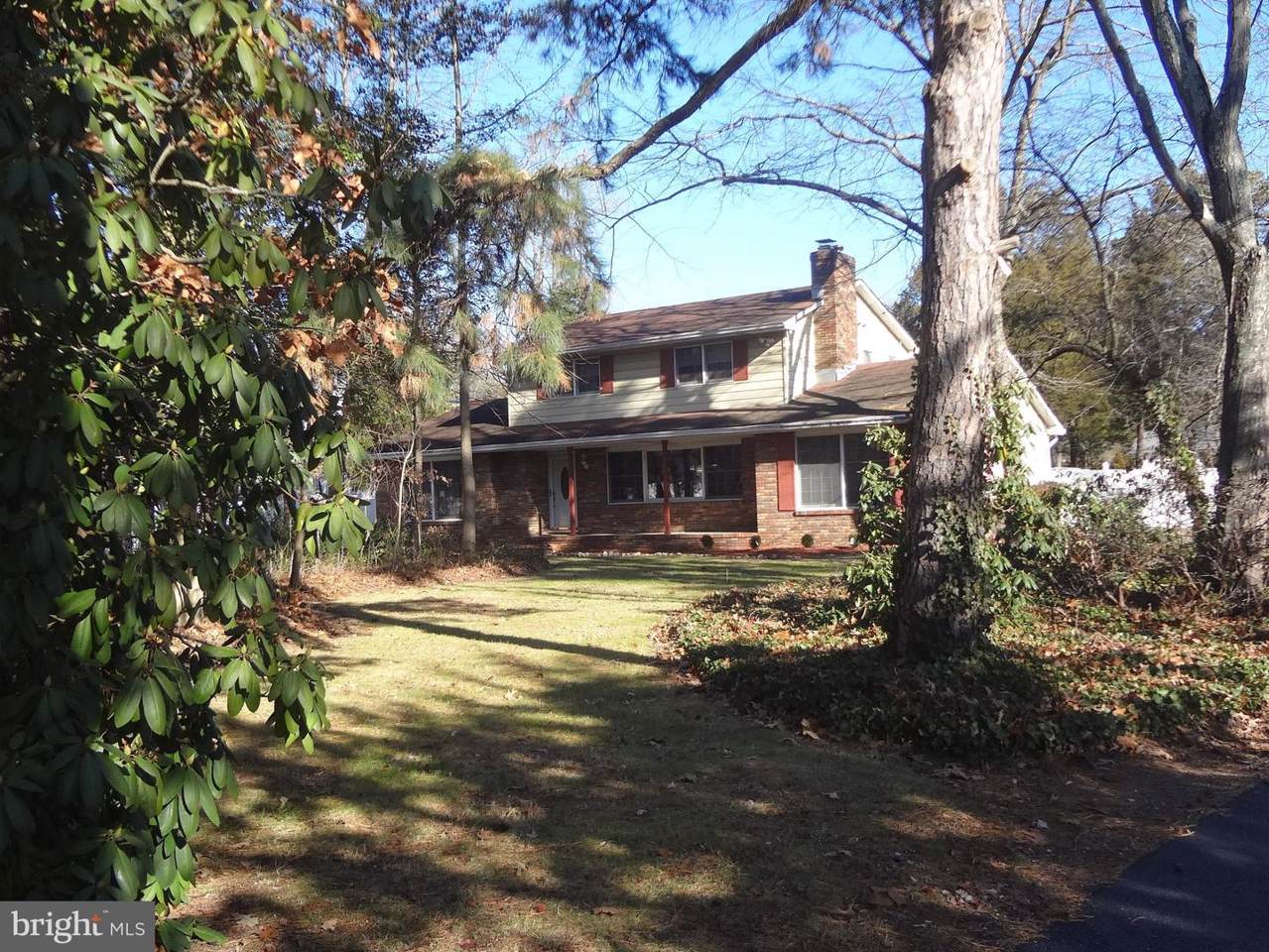685 Bernard Street - Photo 1