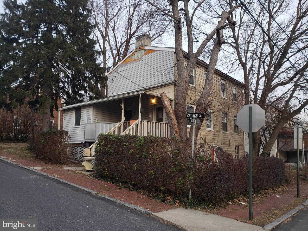 21 4TH Street - Photo 1