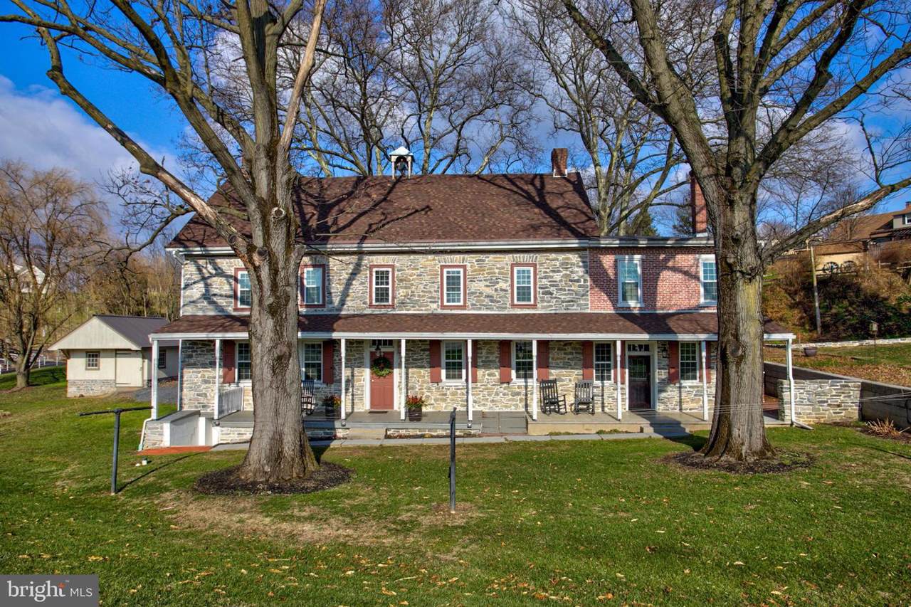 304 Newport Road - Photo 1
