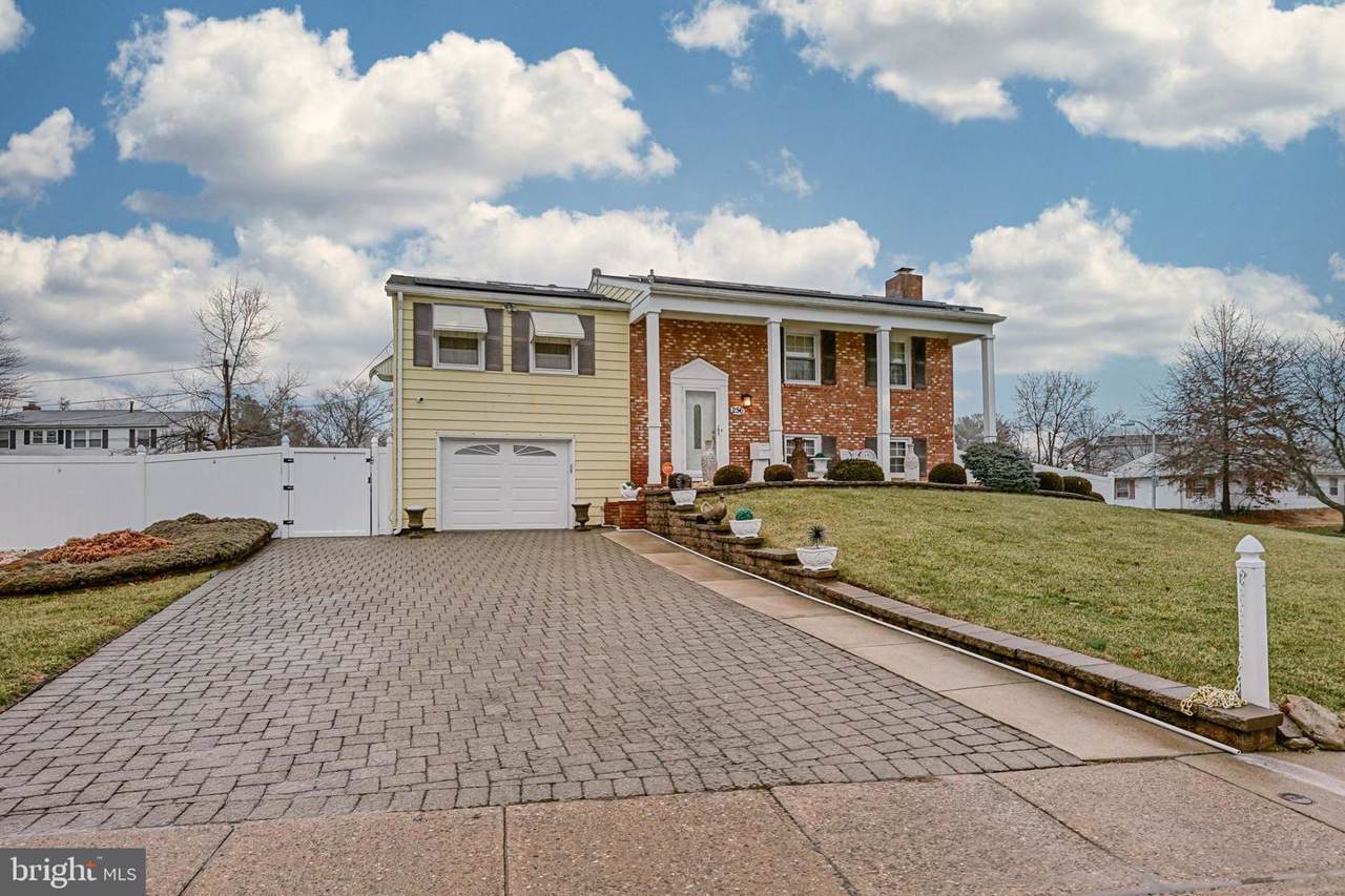 256 Tiffany Lane - Photo 1