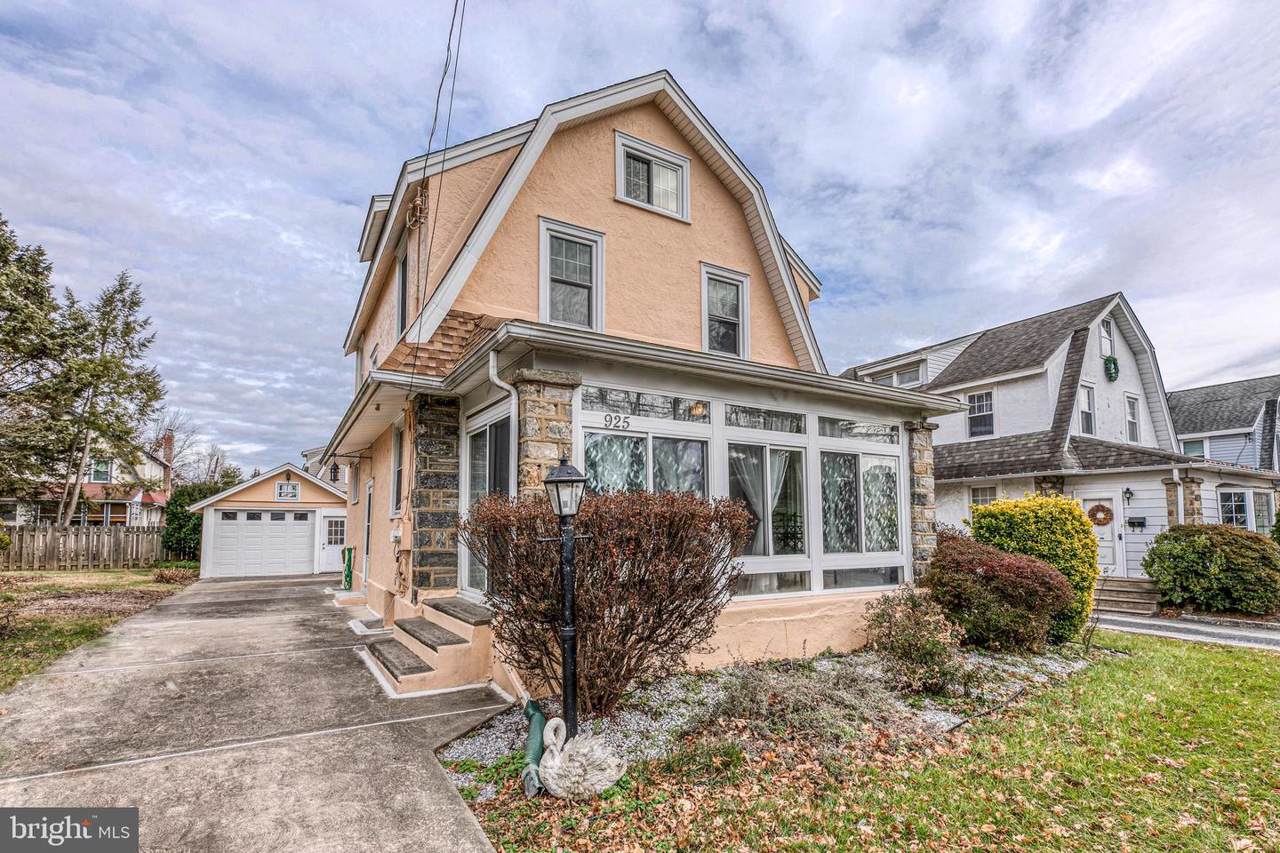 925 Edmonds Avenue - Photo 1