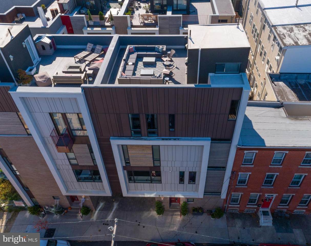 204-6 Laurel Street - Photo 1