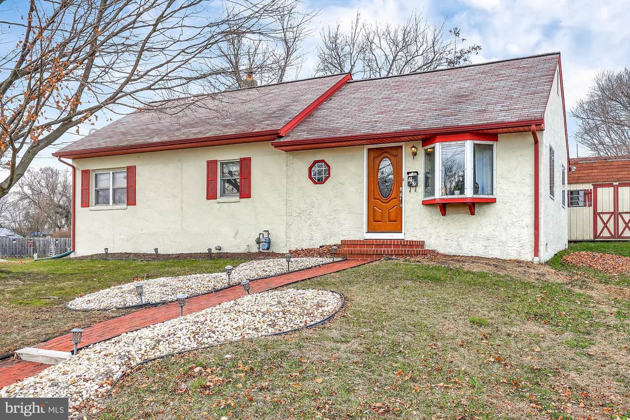 127 Hillcrest Avenue - Photo 1