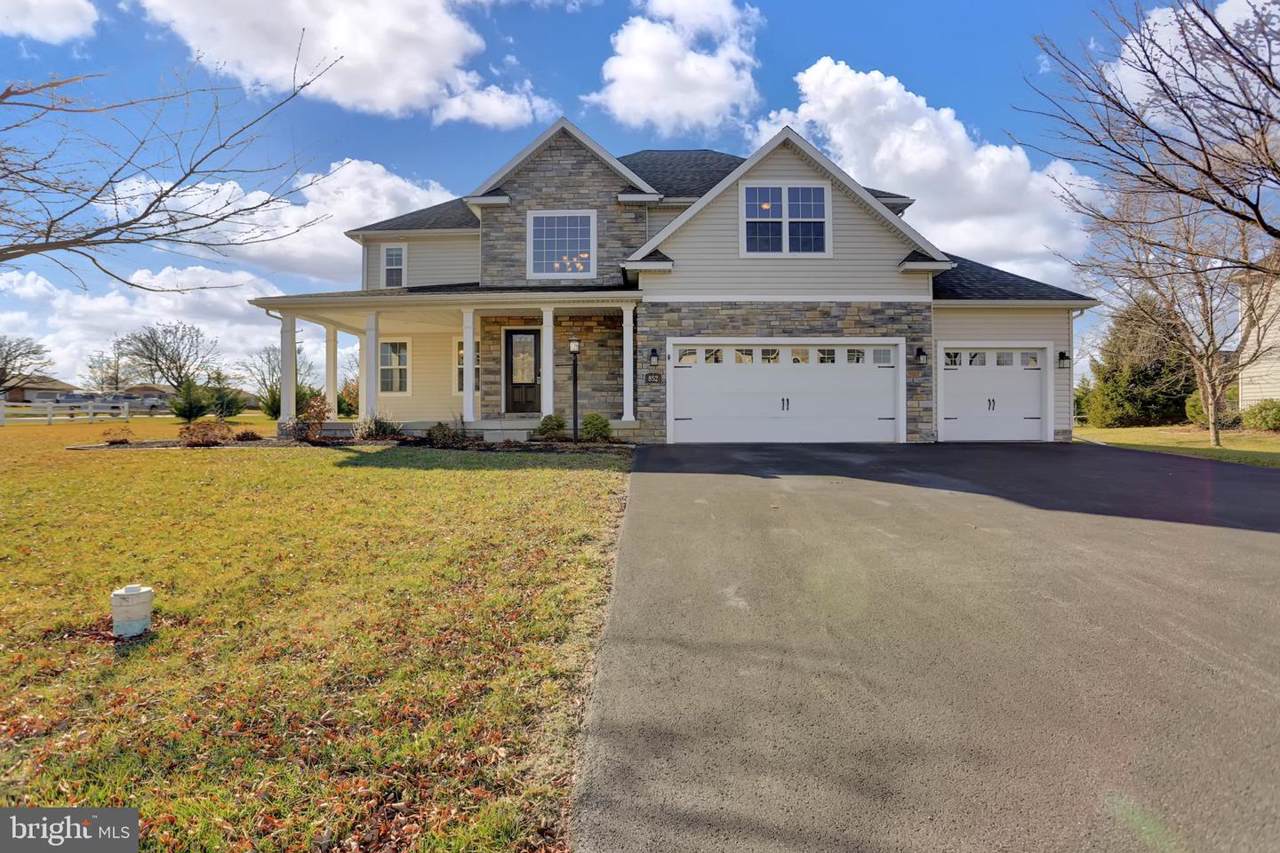 852 Joy Drive - Photo 1