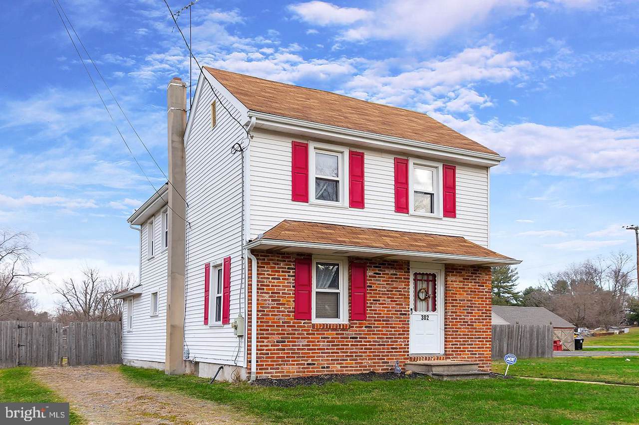 302 Ewan Road - Photo 1