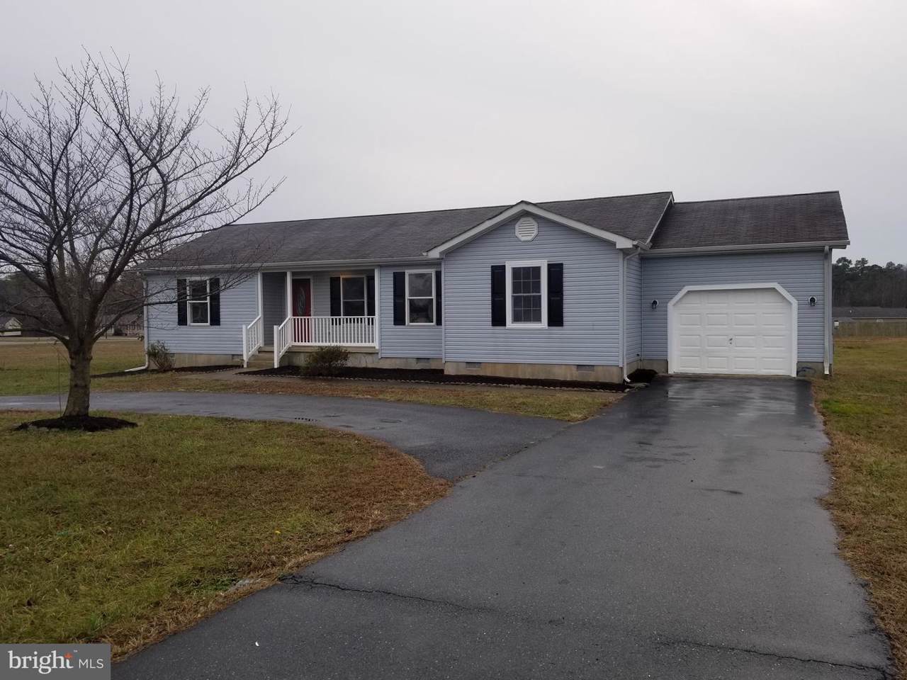 21907 Hackney Circle - Photo 1