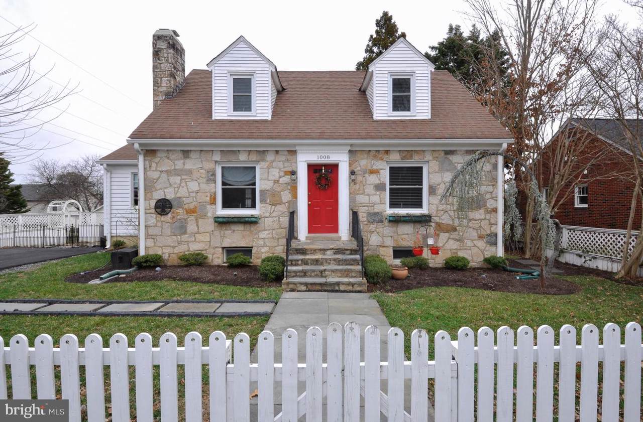1008 Clearview Avenue - Photo 1